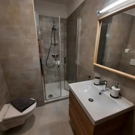 Zahrada Nad Rekou, Restaurace A Kavarna - Parkovani Gratis Гостевой дом Zlata Koruna