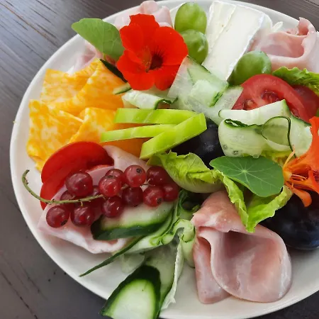 Zahrada Nad Rekou, Restaurace A Kavarna - Parkovani Gratis 4* Zlata Koruna