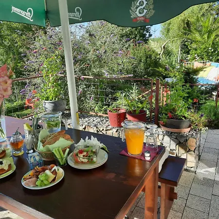 Zahrada Nad Rekou, Restaurace A Kavarna - Parkovani Gratis Maison d'hôtes