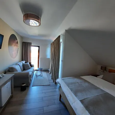 Zahrada Nad Rekou, Restaurace A Kavarna - Parkovani Gratis 4* Zlata Koruna