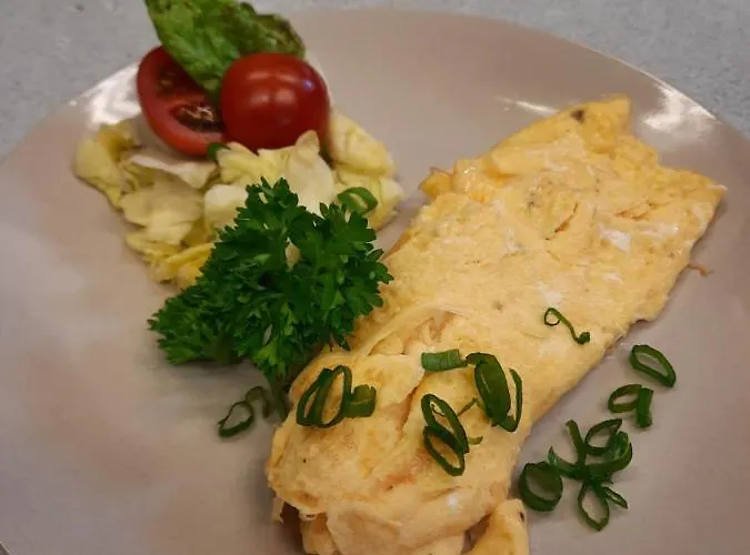Gæstehus Zahrada Nad Rekou, Restaurace A Kavarna - Parkovani Gratis Zlatá Koruna