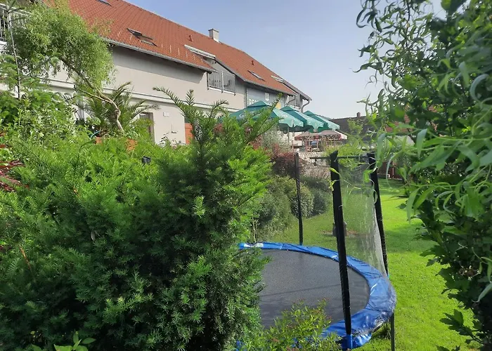 Zahrada Nad Rekou, Restaurace A Kavarna - Parkovani Gratis Gæstehus Zlatá Koruna