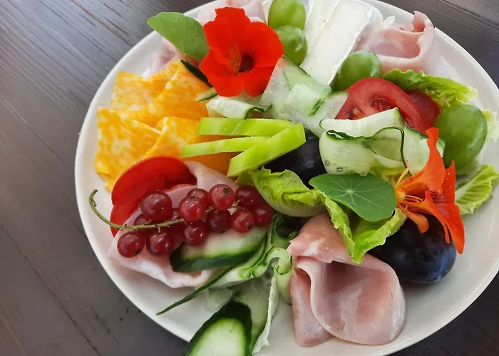 Zahrada Nad Rekou, Restaurace A Kavarna - Parkovani Gratis 4* Zlatá Koruna