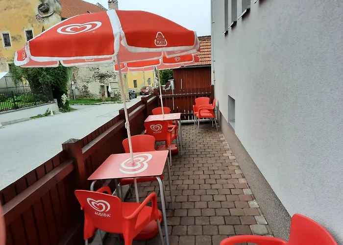 Zahrada Nad Rekou, Restaurace A Kavarna - Parkovani Gratis Gæstehus 4*