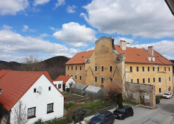Zahrada Nad Rekou, Restaurace A Kavarna - Parkovani Gratis Gæstehus Zlatá Koruna