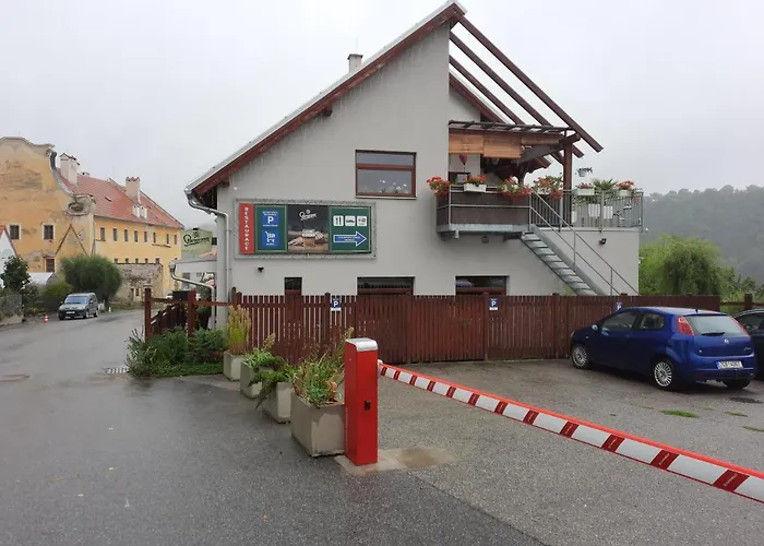 Gæstehus Zahrada Nad Rekou, Restaurace A Kavarna - Parkovani Gratis