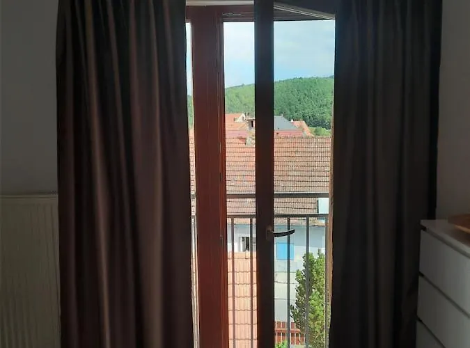 Zahrada Nad Rekou, Restaurace A Kavarna - Parkovani Gratis Zlatá Koruna